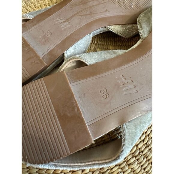 H&M women’s size 36 silver flats - Picture 7 of 8